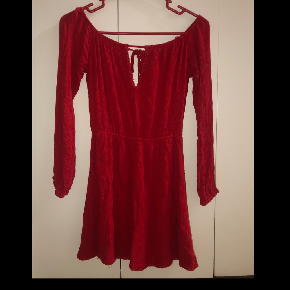 Red 3/4 sleeve dress